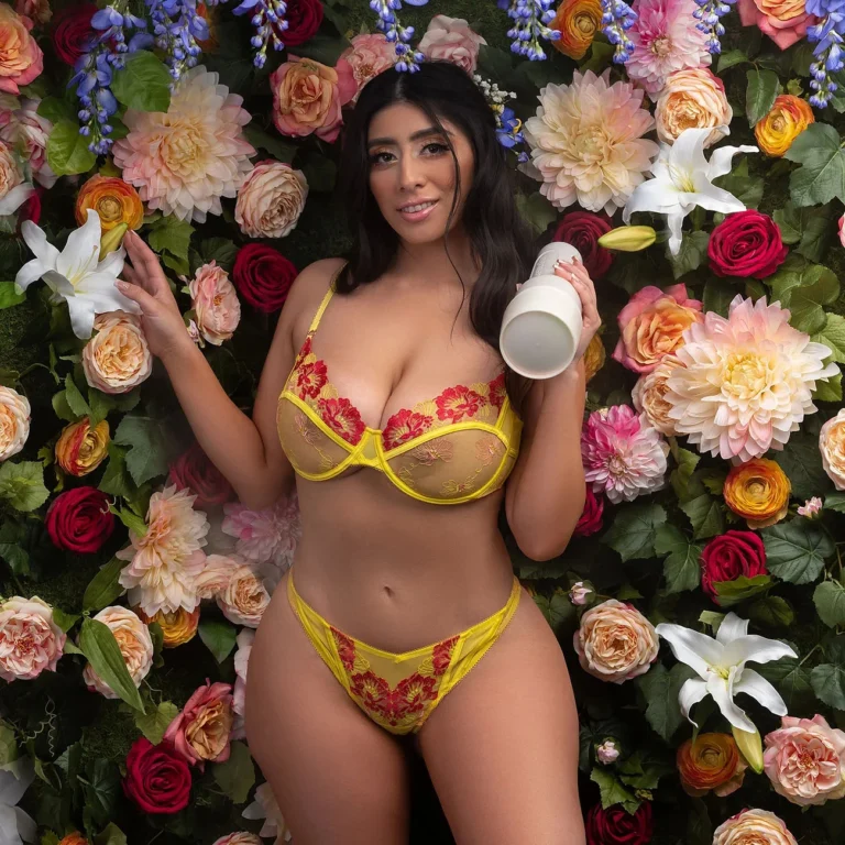 Fleshlight Violet Myers Waifu